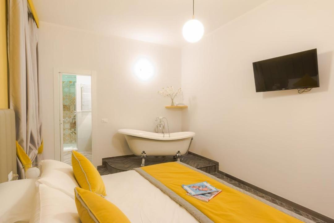 Frattina Ff Italian Suites Rome Bagian luar foto