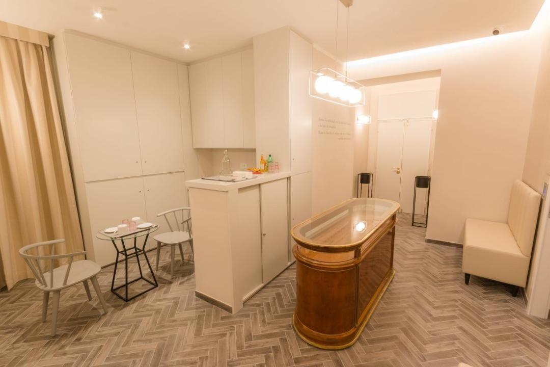 Frattina Ff Italian Suites Rome Bagian luar foto